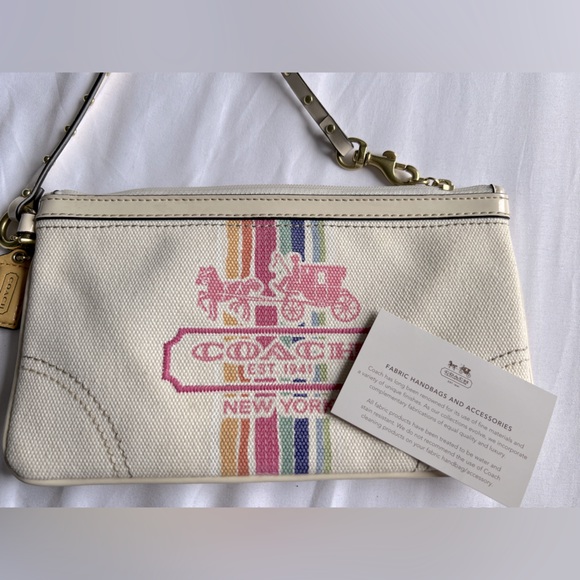 Coach wristlet - Picture 2 of 5